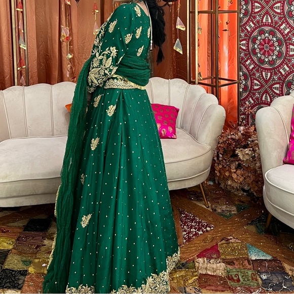 Formal heavy lengha cholhi - Picture 2 of 3